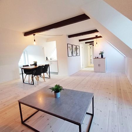 Beautiful Double Room In The Center Of City Randers Kültér fotó